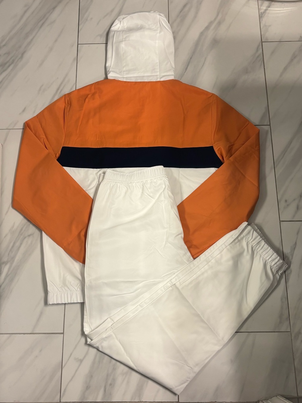 Men’s Lacoste Tracksuit - Picture 5 of 5